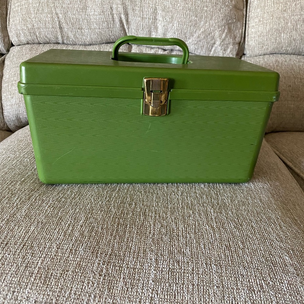 VINTAGE!  Wil-hold sewing kit, tackle box, craft organizer